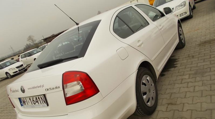 автомобілі авто вантажівки напівпричепи причепи з Польщі Європи